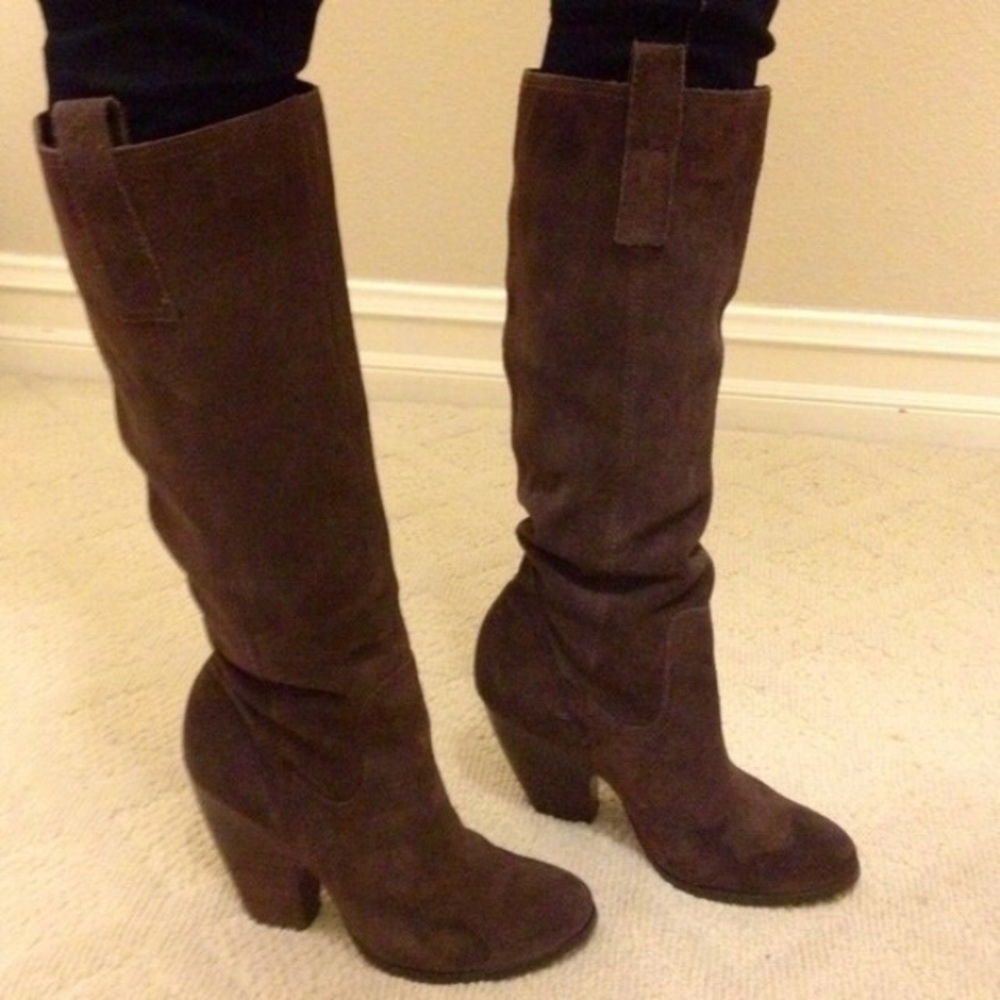 Carlos Santana chocolate suede boots